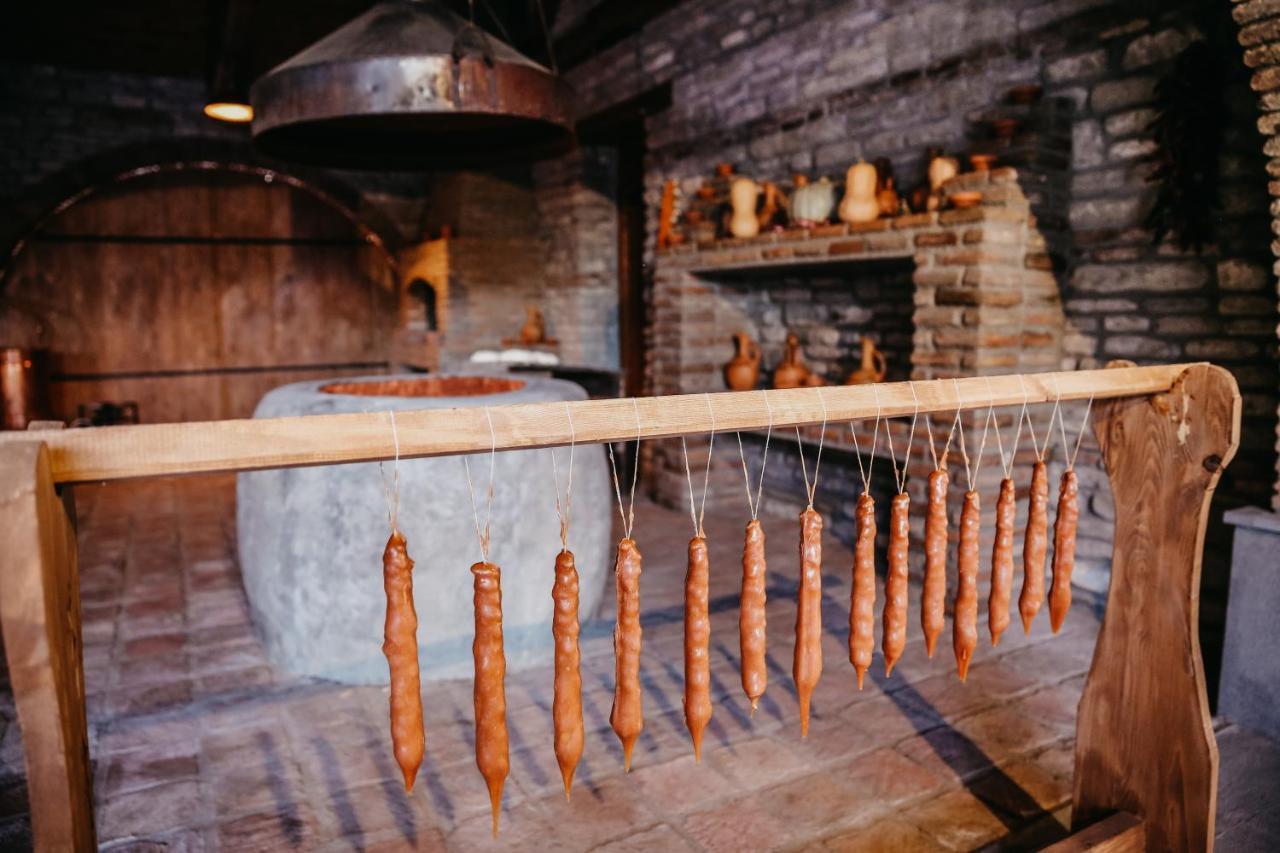 Chateau Mosmieri Hotel & Winery Telavi Dış mekan fotoğraf